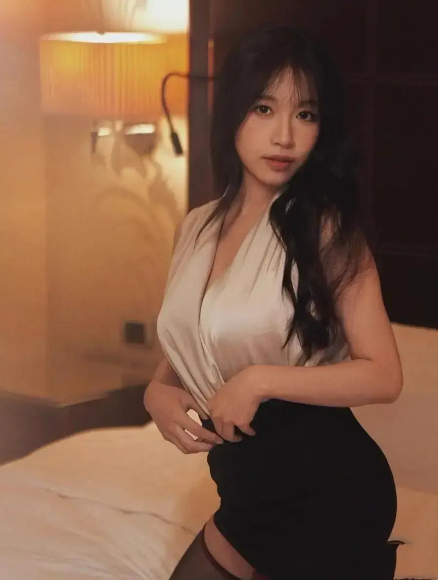 《小凤新婚》全集完整版在线免费放送-苏畅艾熙双人演绎-小凤新婚纯净版无弹窗免登录极速秒存